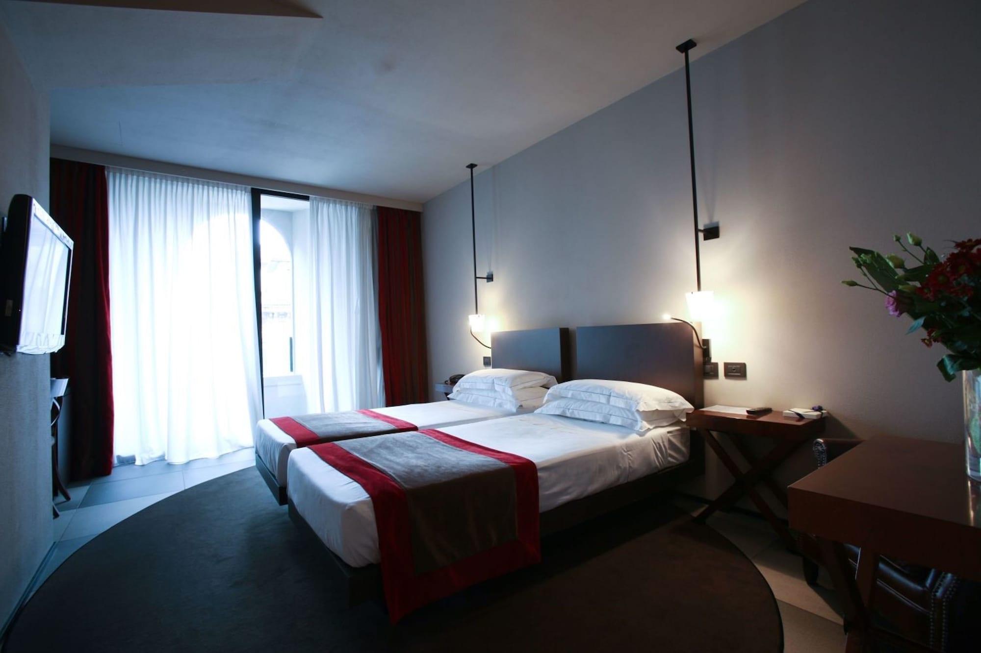 iH Hotels Milano Ambasciatori Esterno foto