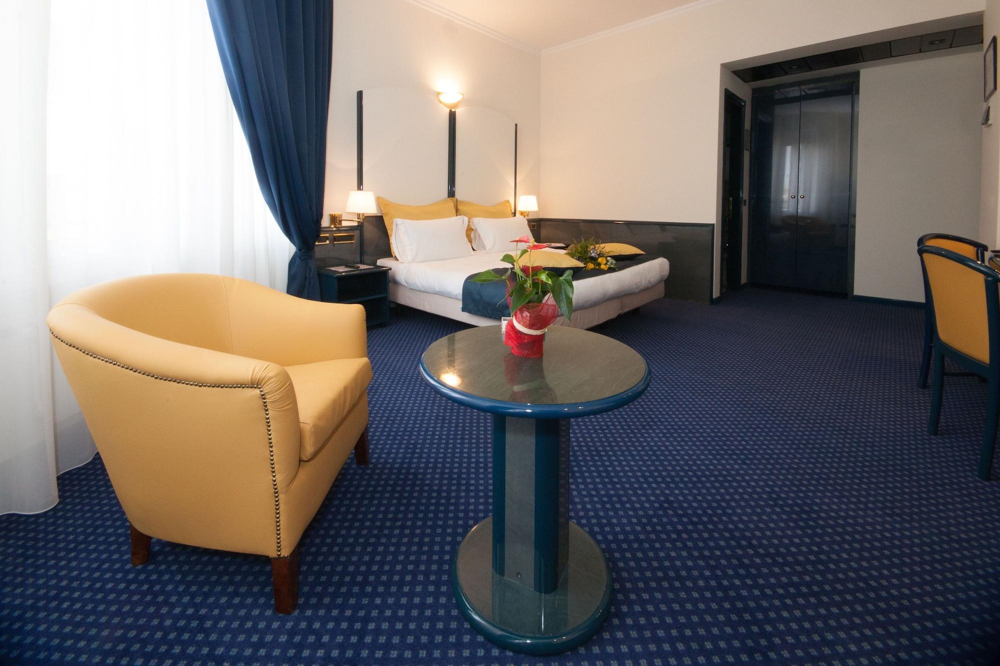 iH Hotels Milano Ambasciatori Esterno foto