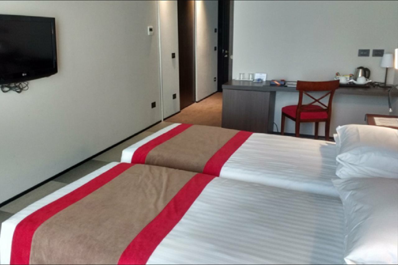iH Hotels Milano Ambasciatori Esterno foto